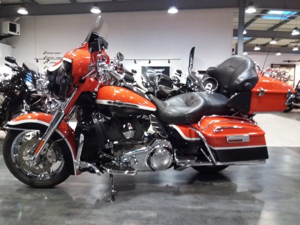 HARLEY DAVIDSON ELECTRA GLIDE ULTRA CLASSIC CVO – Image 3