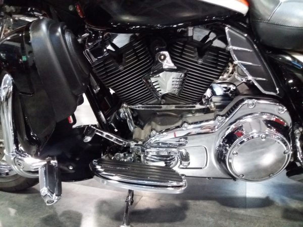 HARLEY DAVIDSON ELECTRA GLIDE ULTRA CLASSIC CVO – Image 4