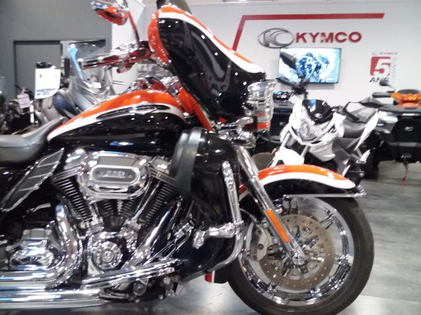 HARLEY DAVIDSON ELECTRA GLIDE ULTRA CLASSIC CVO – Image 5