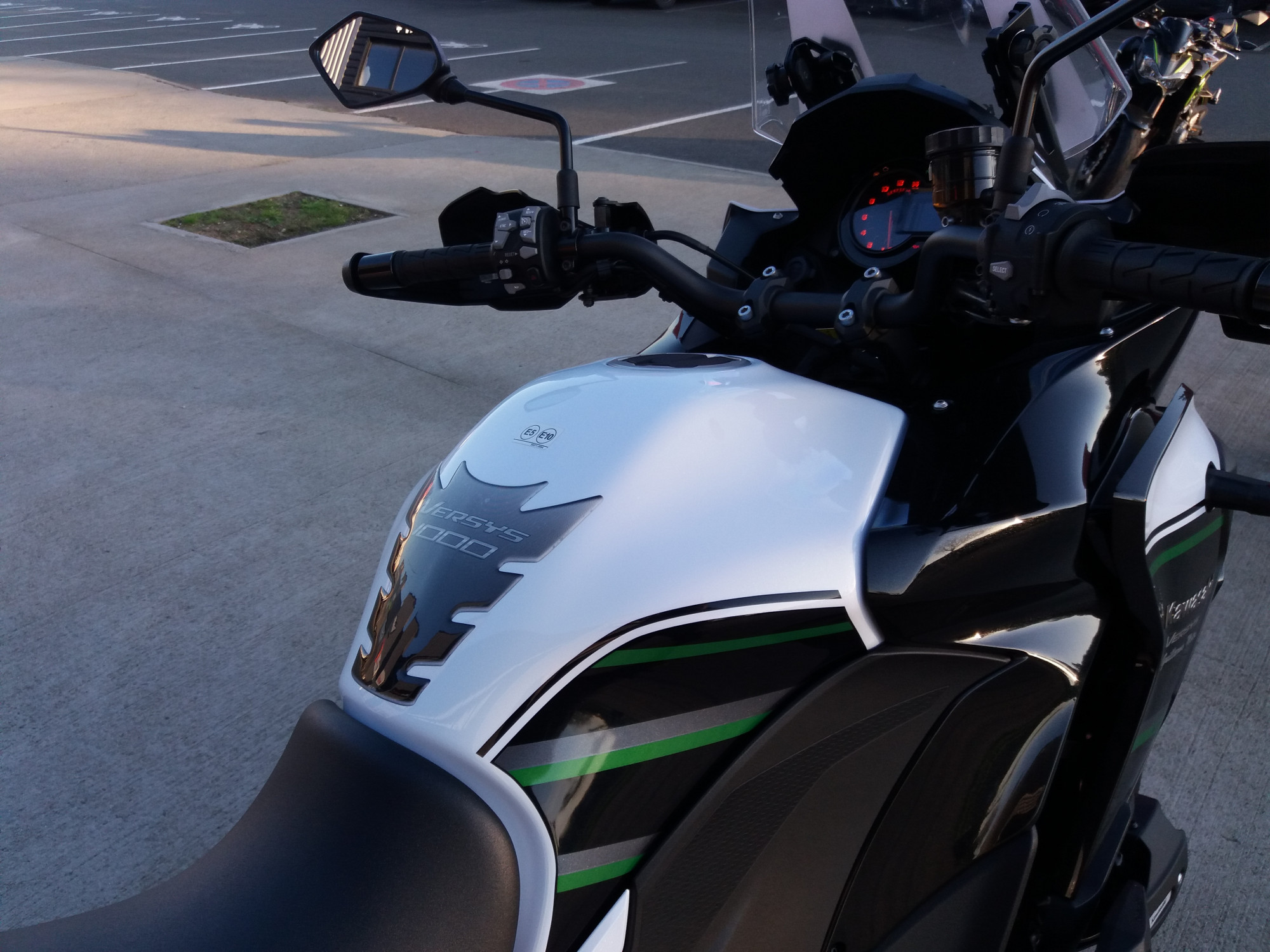 KAWASAKI VERSYS 1000 – Image 12