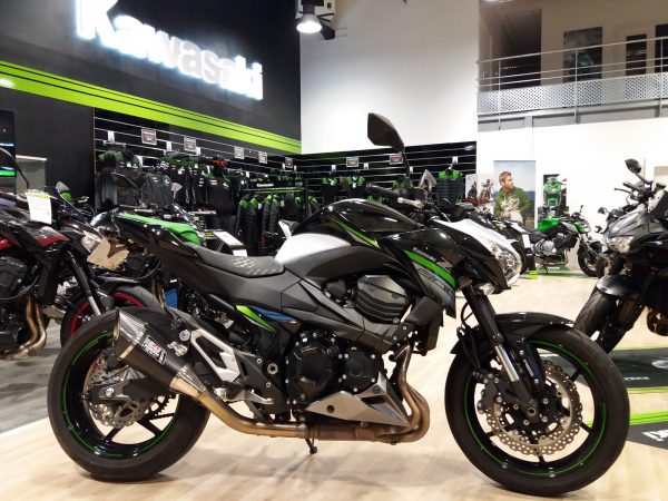 KAWASAKI Z800 ABS RABAISSE +  YOSHIMURA