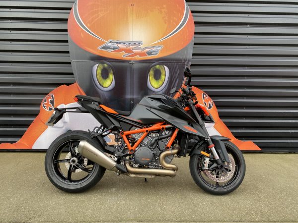 KTM 1290 SUPER DUKE R  BLACK  2020