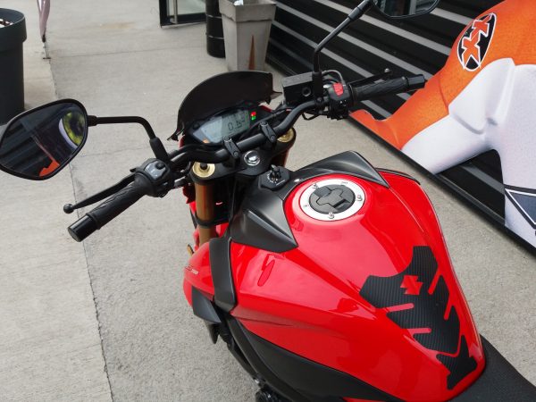 SUZUKI GSXS 750 – Image 5