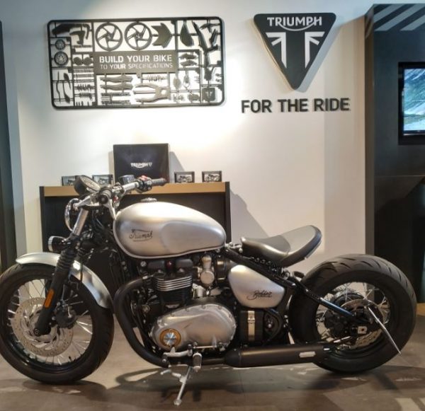 TRIUMPH Bonneville Bobber préparé