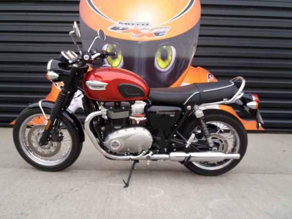 TRIUMPH T 100