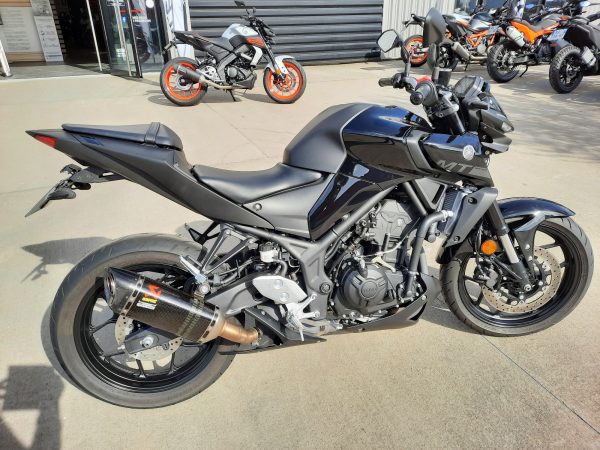 YAMAHA MT-03 300 akrapovic