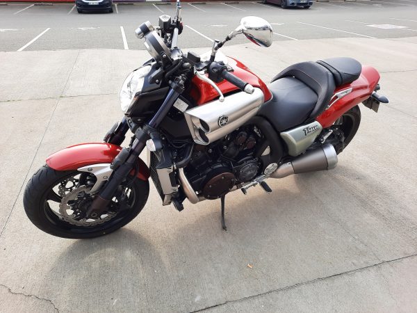YAMAHA VMAX 1700 – Image 2