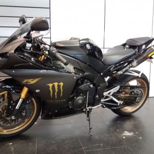YAMAHA YZF 1000 R1