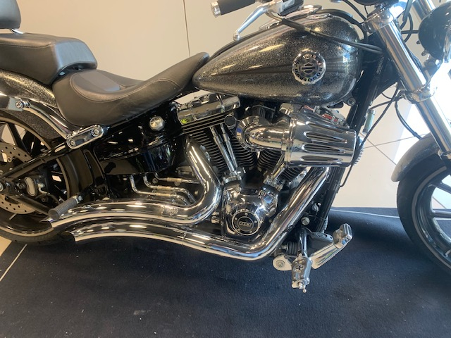 HARLEY DAVIDSON SOFTTAIL BREAKOUT 1690 – Image 23