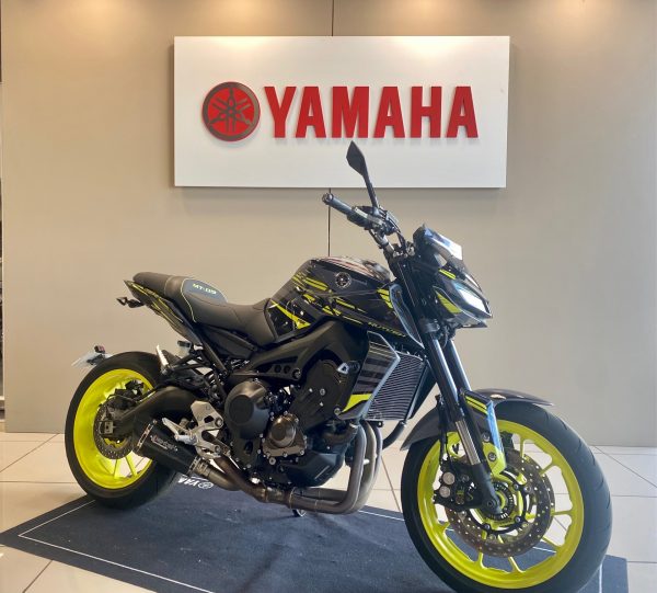 YAMAHA MT-09