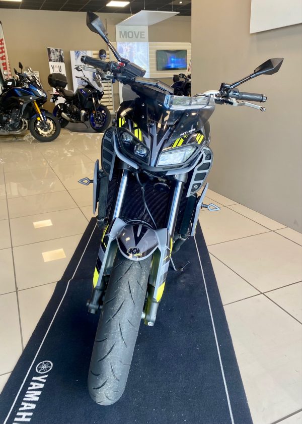 YAMAHA MT-09 – Image 4