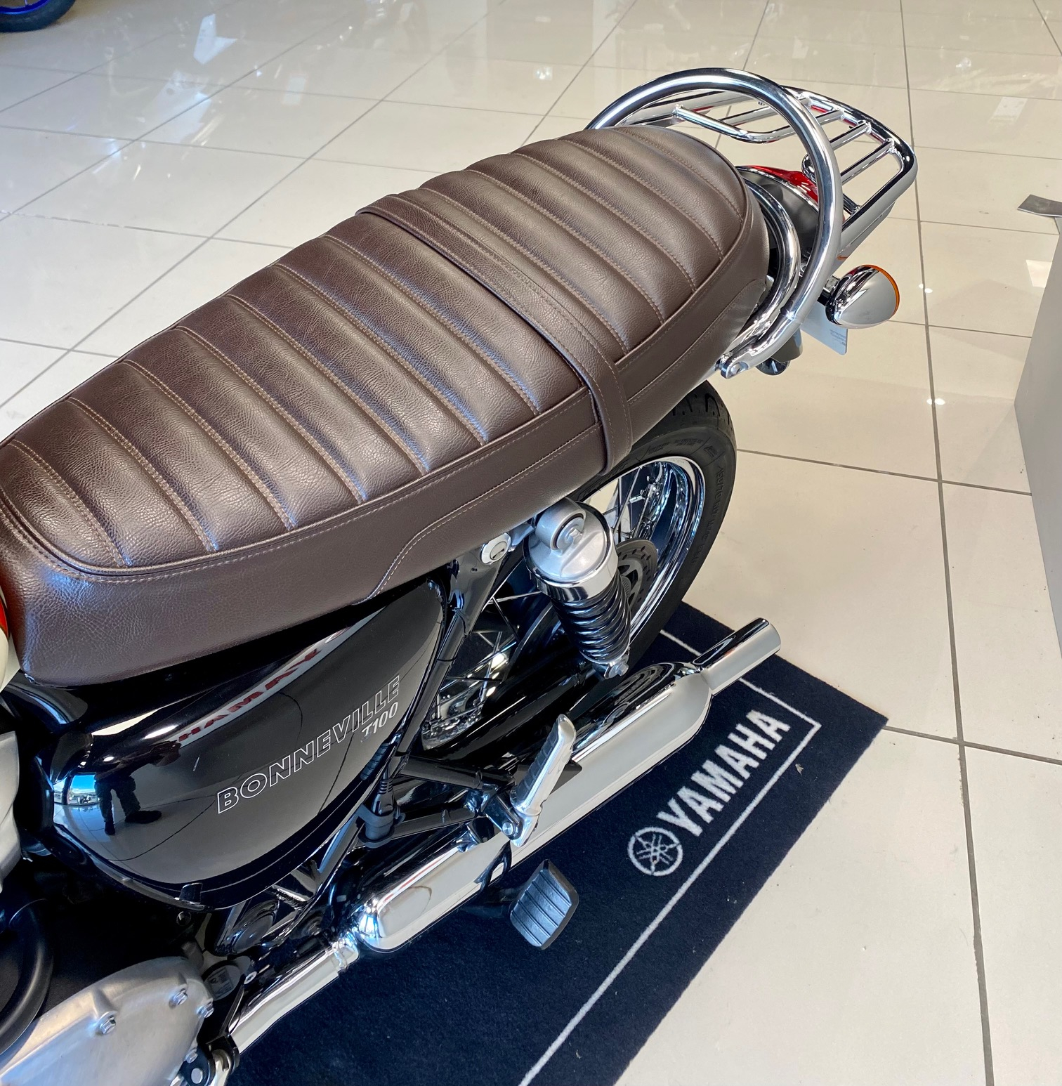 TRIUMPH Bonneville T100 – Image 5