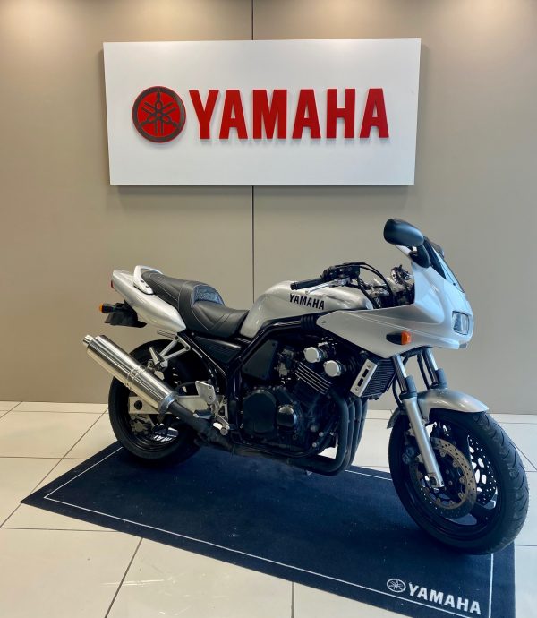 YAMAHA FZ6 600 FAZER
