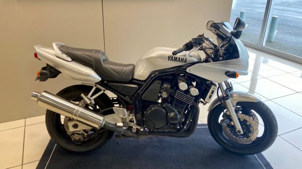 YAMAHA FZ6 600 FAZER – Image 2