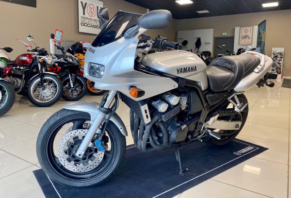 YAMAHA FZ6 600 FAZER – Image 4