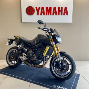 YAMAHA MT-09