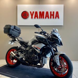 YAMAHA MT-10