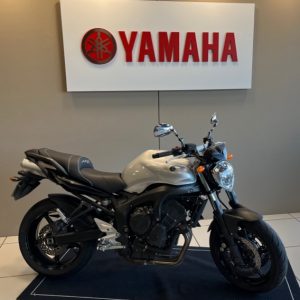 YAMAHA FZ6N (98CV)