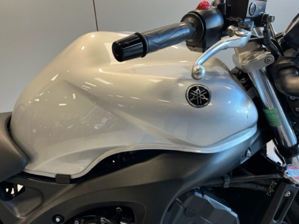 YAMAHA FZ6N (98CV) – Image 12
