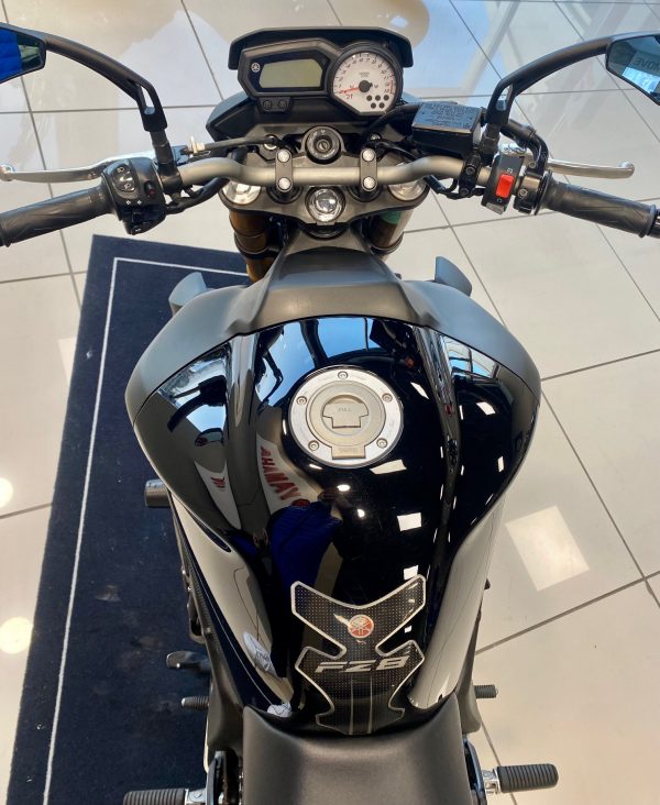 YAMAHA FZ8 R – Image 3