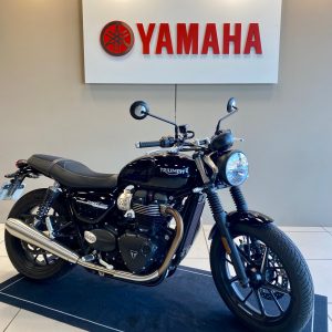 TRIUMPH STREET TWIN 900
