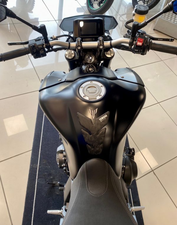 YAMAHA MT-09 – Image 3