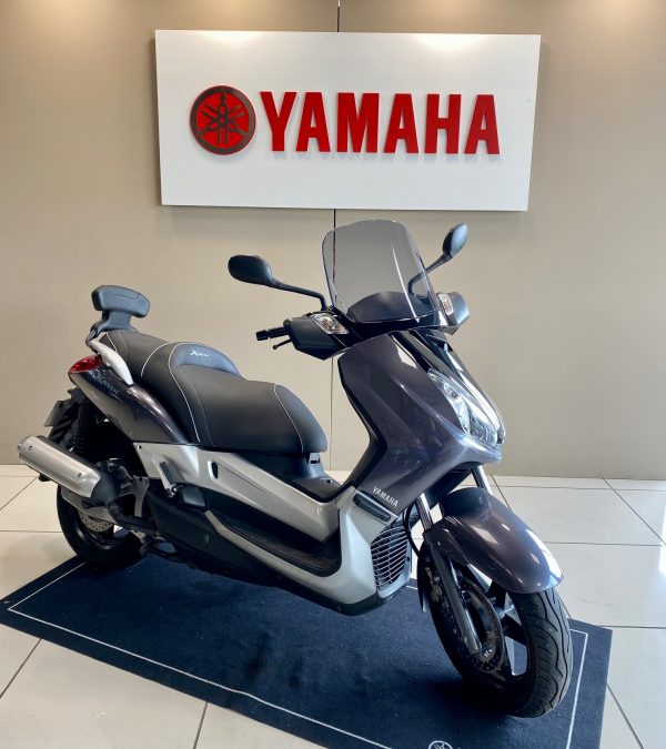 YAMAHA X-MAX 125