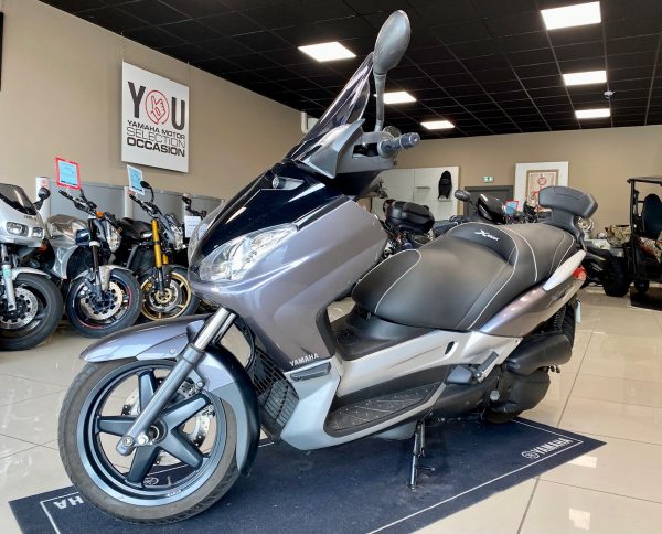 YAMAHA X-MAX 125 – Image 3