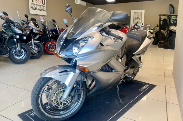 HONDA VFR 800 F – Image 4