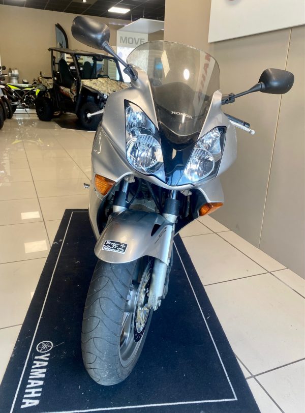 HONDA VFR 800 F – Image 5