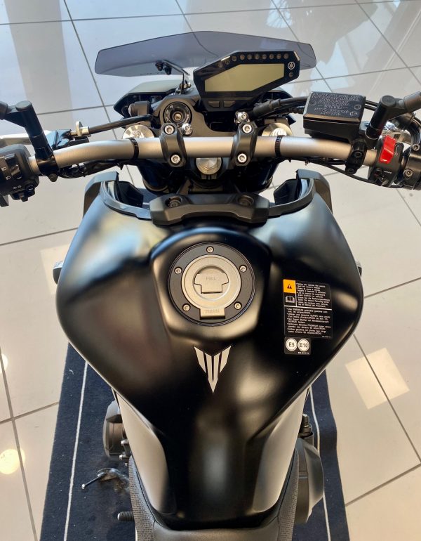 YAMAHA MT-09 – Image 2