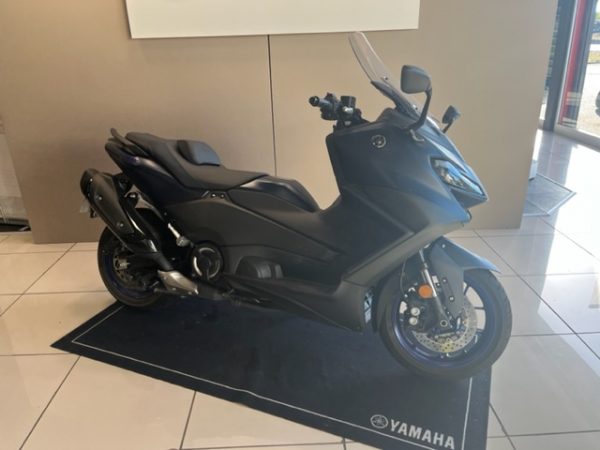 YAMAHA TMAX 560 – Image 2