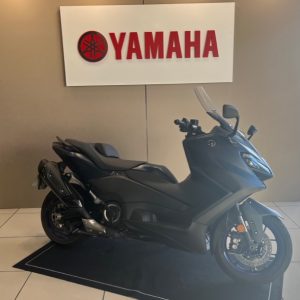 YAMAHA TMAX 560