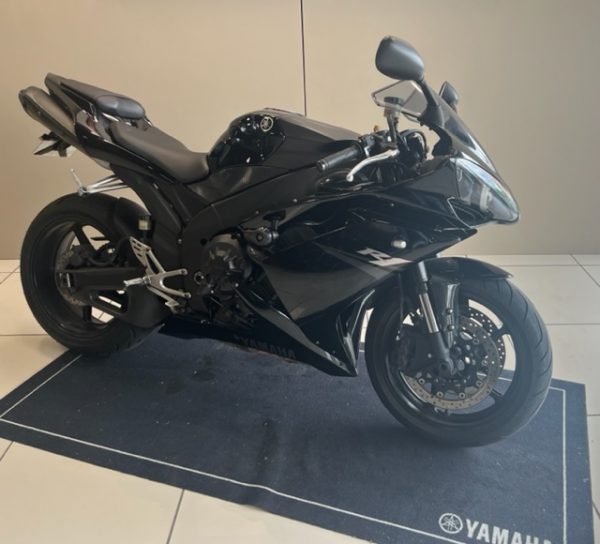 YAMAHA YZF 1000 R1 – Image 5