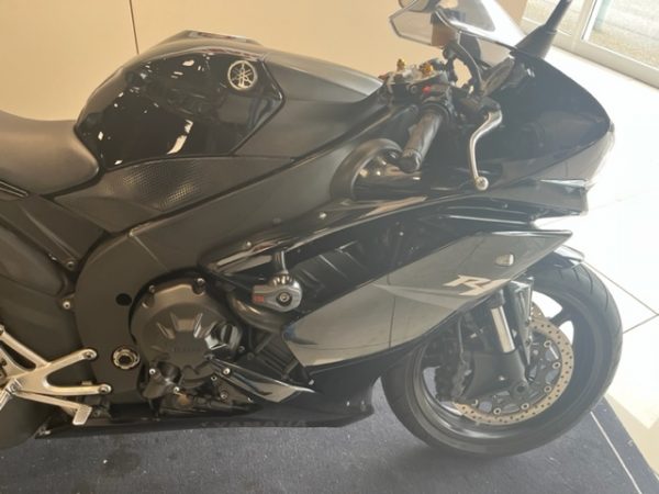 YAMAHA YZF 1000 R1 – Image 6