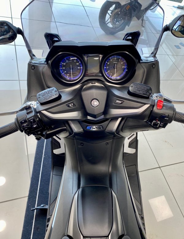YAMAHA TMAX 560 TECH MAX – Image 6