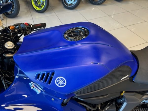 YAMAHA YZF-R7 – Image 7