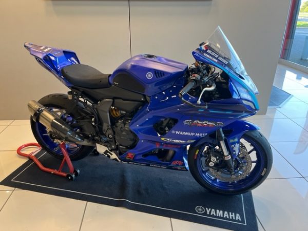YAMAHA YZF-R7 – Image 8