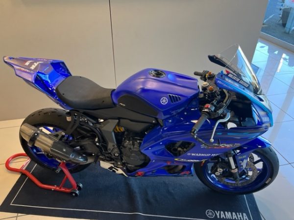 YAMAHA YZF-R7 – Image 9
