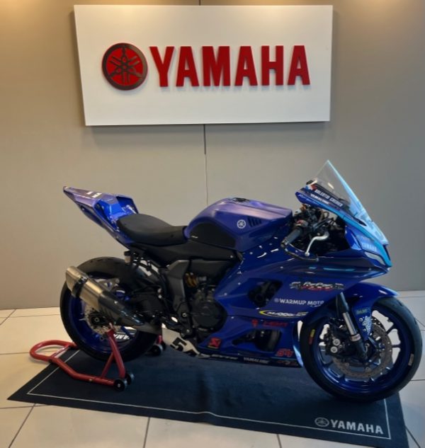 YAMAHA YZF-R7