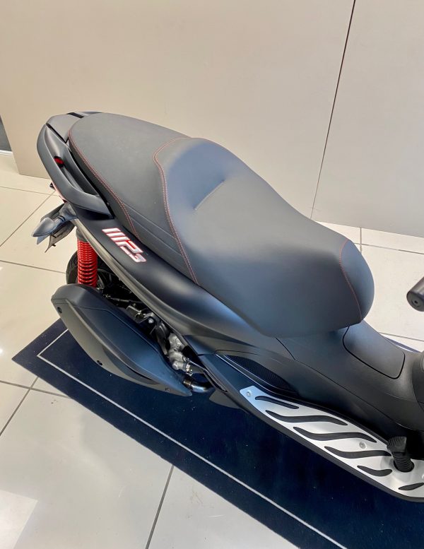 PIAGGIO MP3 300 – Image 3