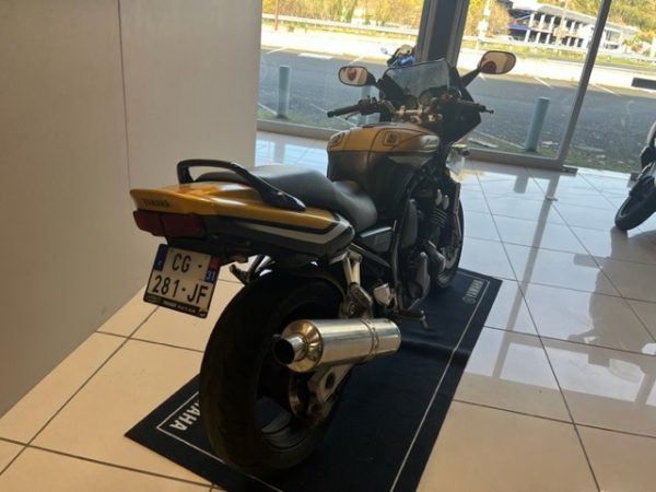 YAMAHA FZ6 600 FAZER – Image 2