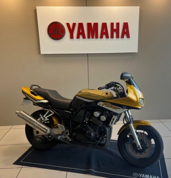 YAMAHA FZ6 600 FAZER