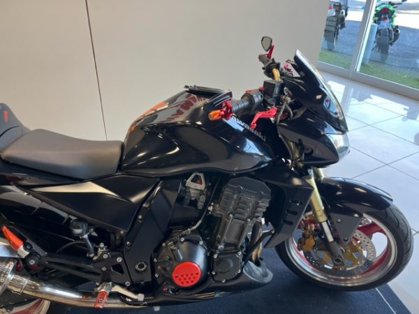 KAWASAKI Z 1000 – Image 6