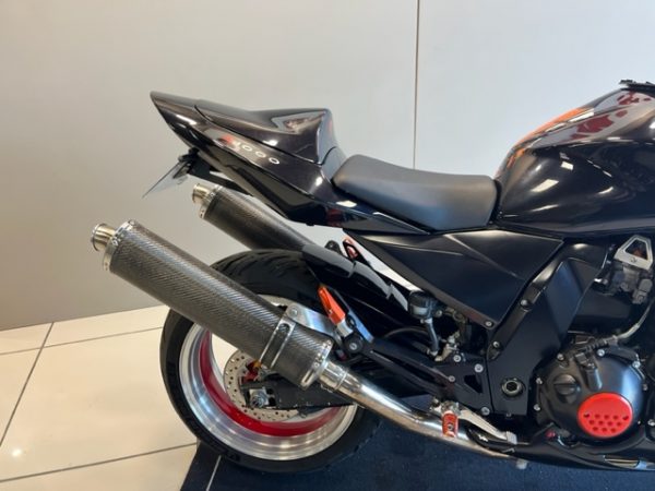 KAWASAKI Z 1000 – Image 7