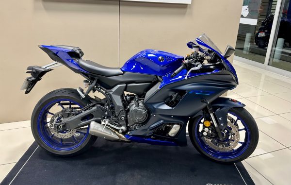 YAMAHA YZF-R7 – Image 2