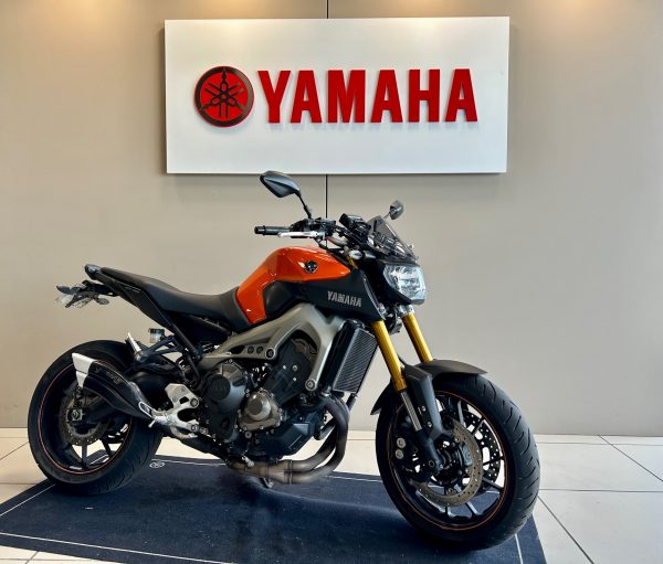 YAMAHA MT-09