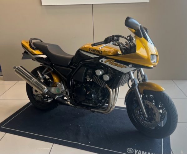 YAMAHA FZ6 600 FAZER