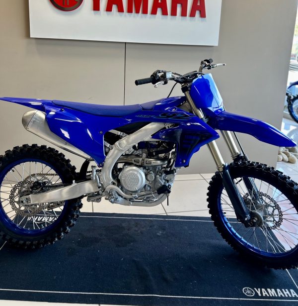YAMAHA 450 YZF 2023 DESTOCKAGE ( 153.77€  / MOIS )