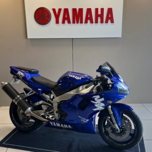 YAMAHA YZF 1000 R1